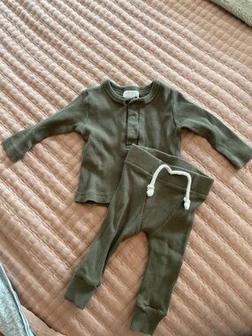 Mebie Baby 0-3 month matching set